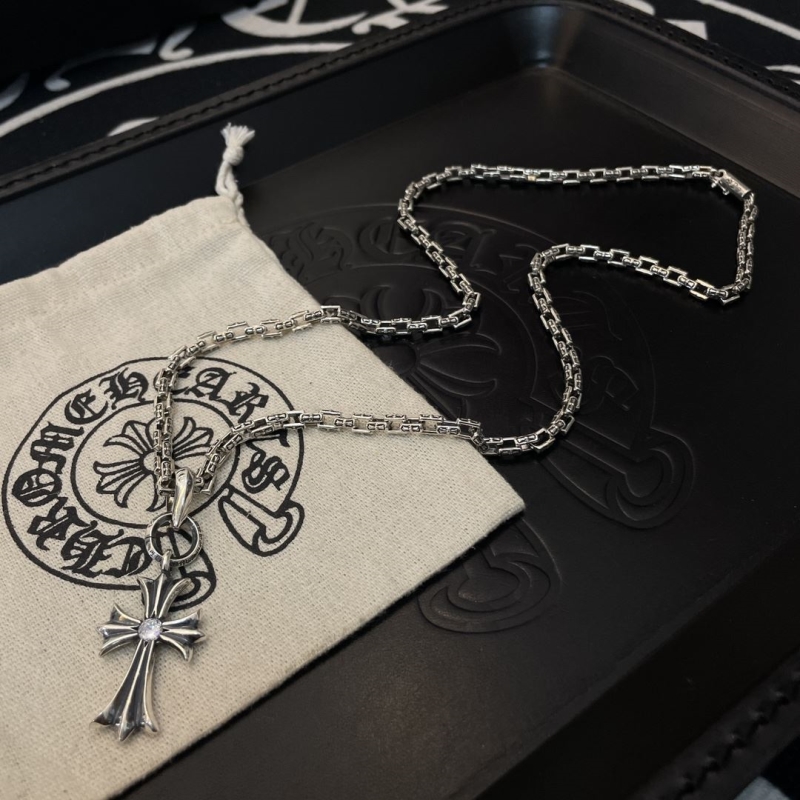 Ch*0me He**ts necklaces